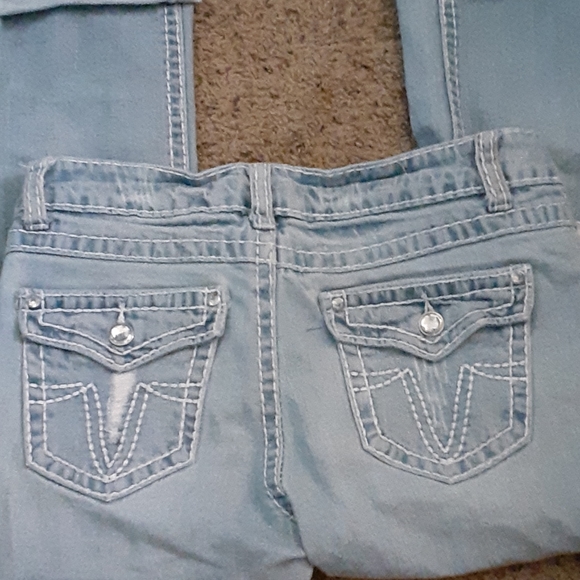 Distressed capris - Picture 3 of 3